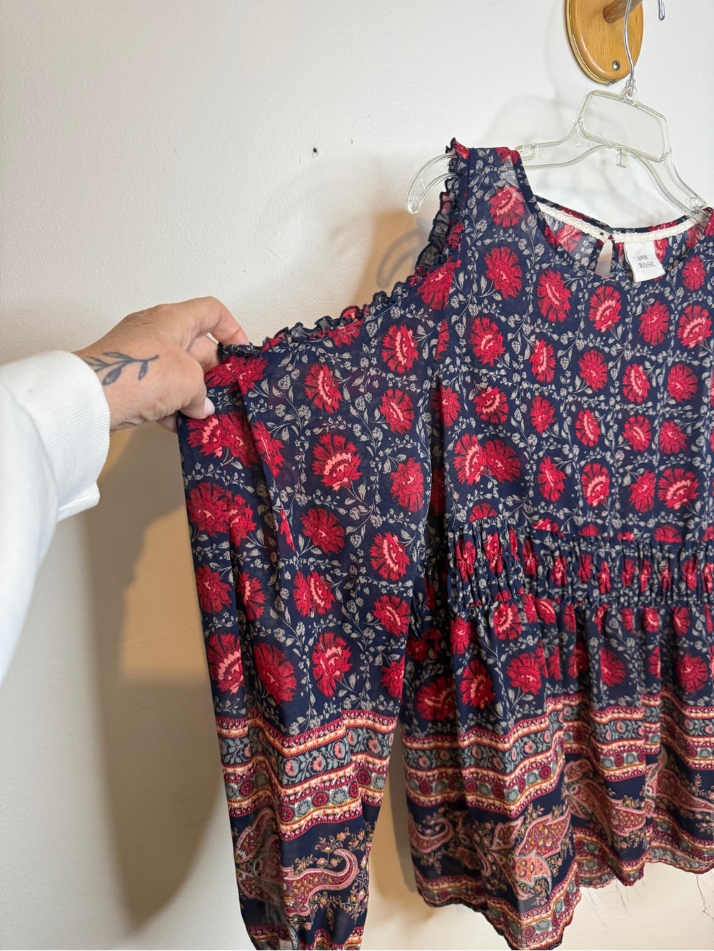 Knox Rose Navy and Red Floral Cold-Shoulder Blouse